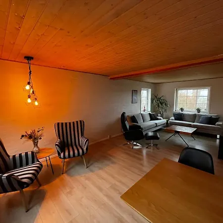 Large Vacation For 12 People *