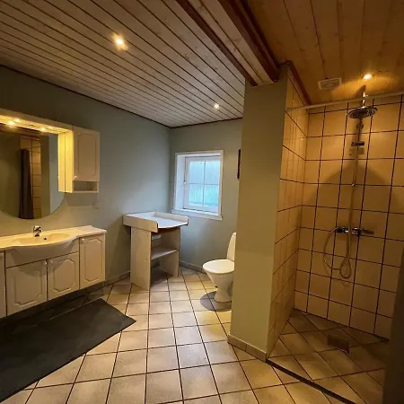 Large Vacation For 12 People Nyaraló