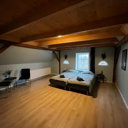 度假居 Large Vacation For 12 People *